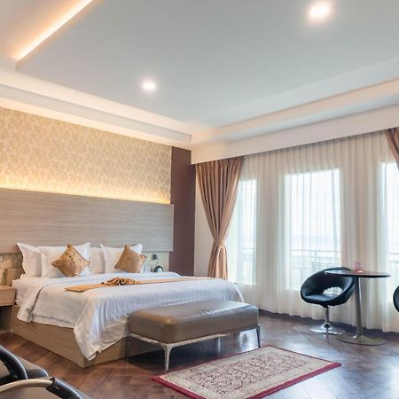 Muara Hotel And Mall Ternate Luaran gambar